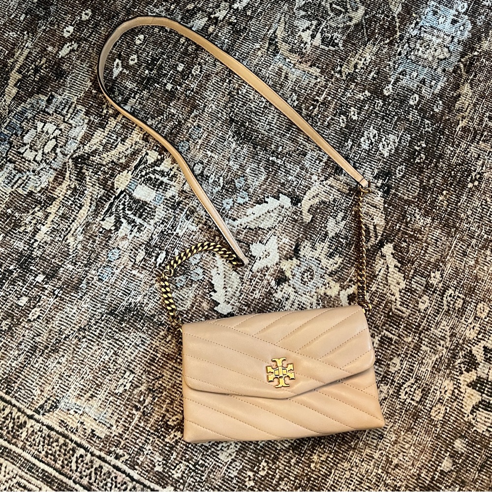 Tory Burch Kira Chevron Wallet on Chain